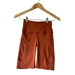 High-Waist Rust Bike Shorts with Side Pockets